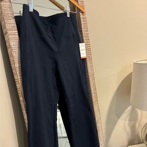 Navy blue yoga pants new with tags!